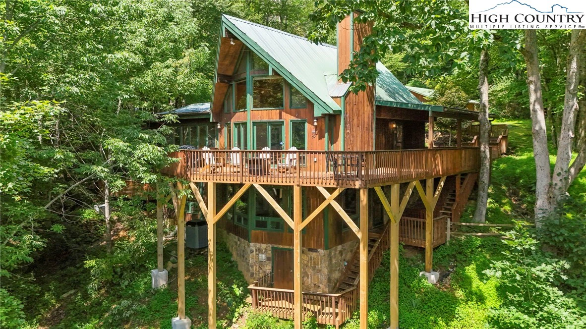 Image number 1 for the current listing