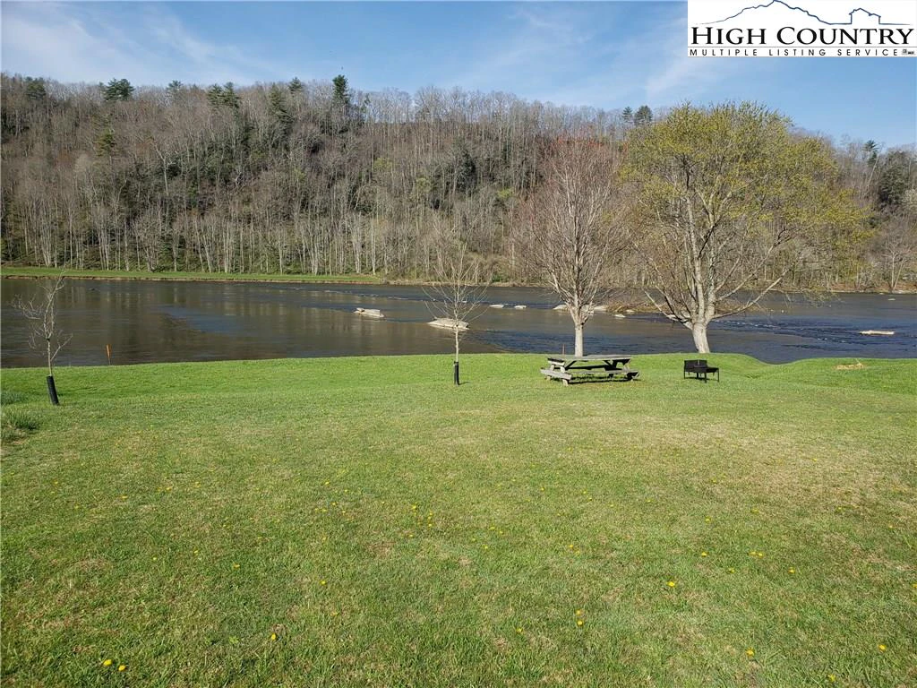 Image number 22 for the current listing