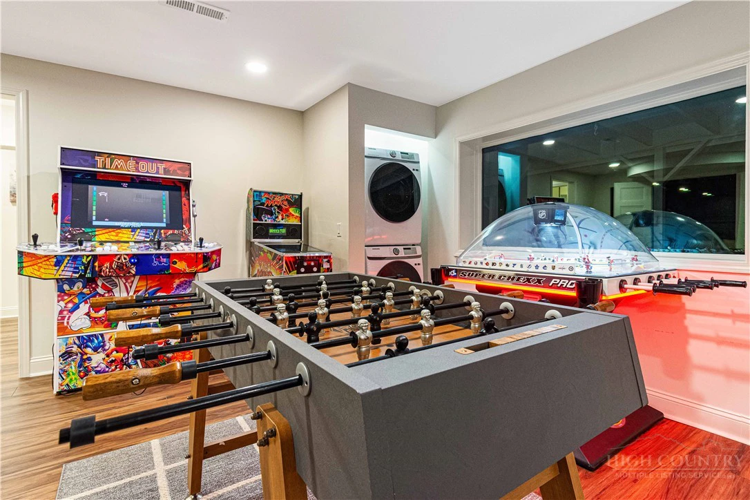 Image number 7 for the current listing
