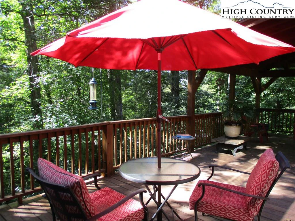 Image number 19 for the current listing