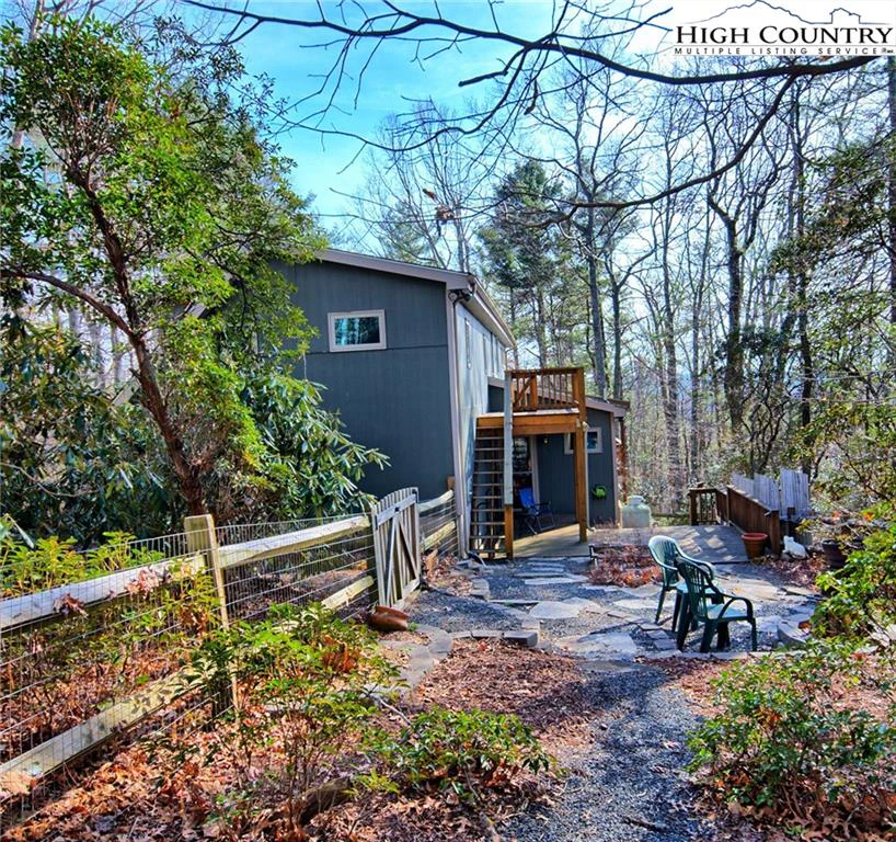 Image number 21 for the current listing