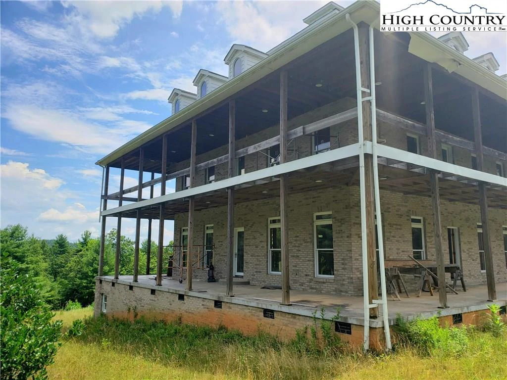 Image number 12 for the current listing