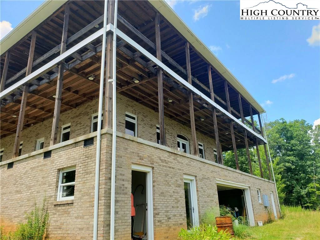 Image number 11 for the current listing