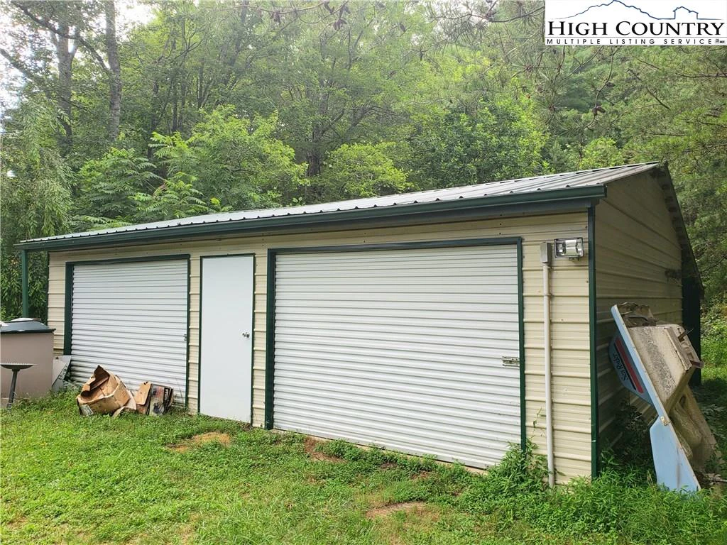 Image number 6 for the current listing
