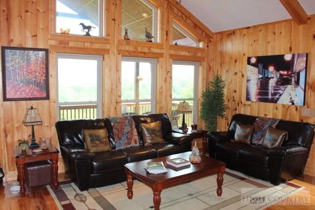 Image number 10 for the current listing