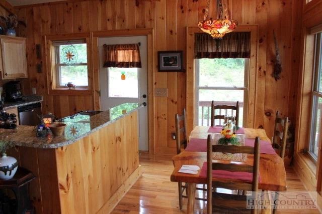 Image number 8 for the current listing