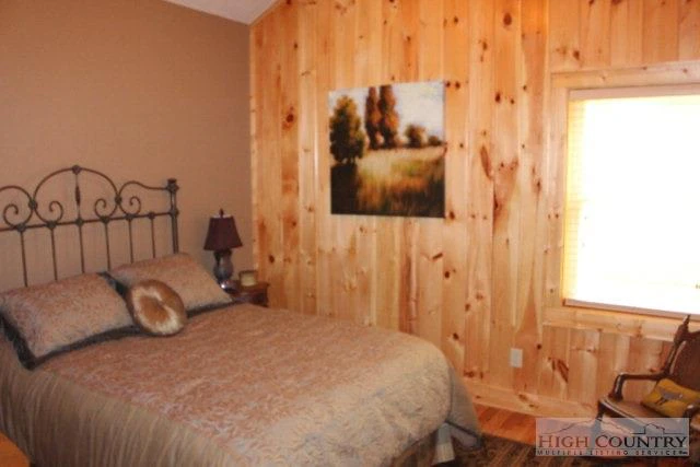 Image number 6 for the current listing
