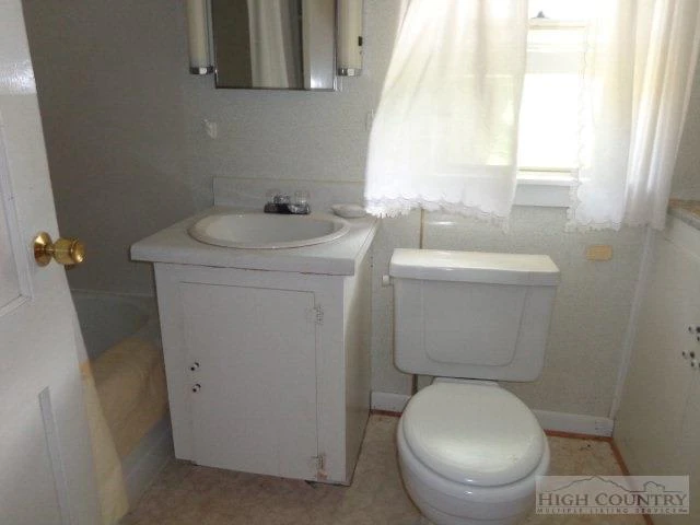 Image number 21 for the current listing