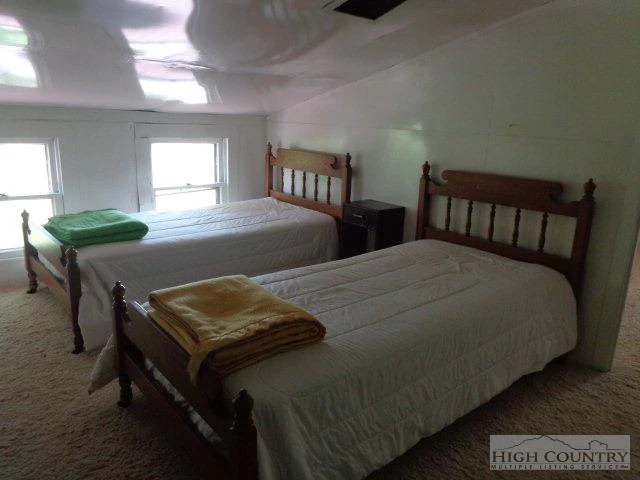 Image number 2 for the current listing