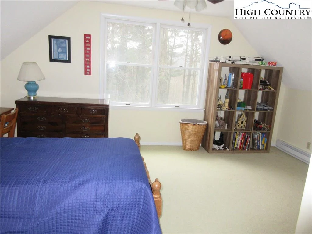 Image number 12 for the current listing