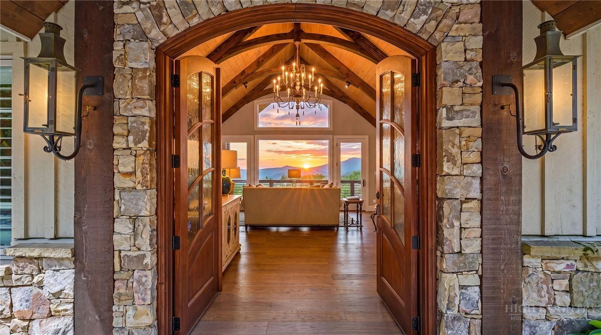 Image number 3 for the current listing