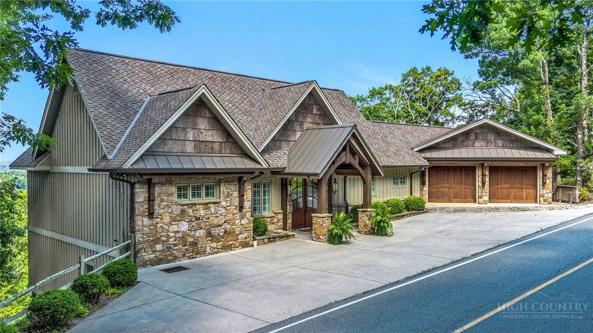 Image number 4 for the current listing