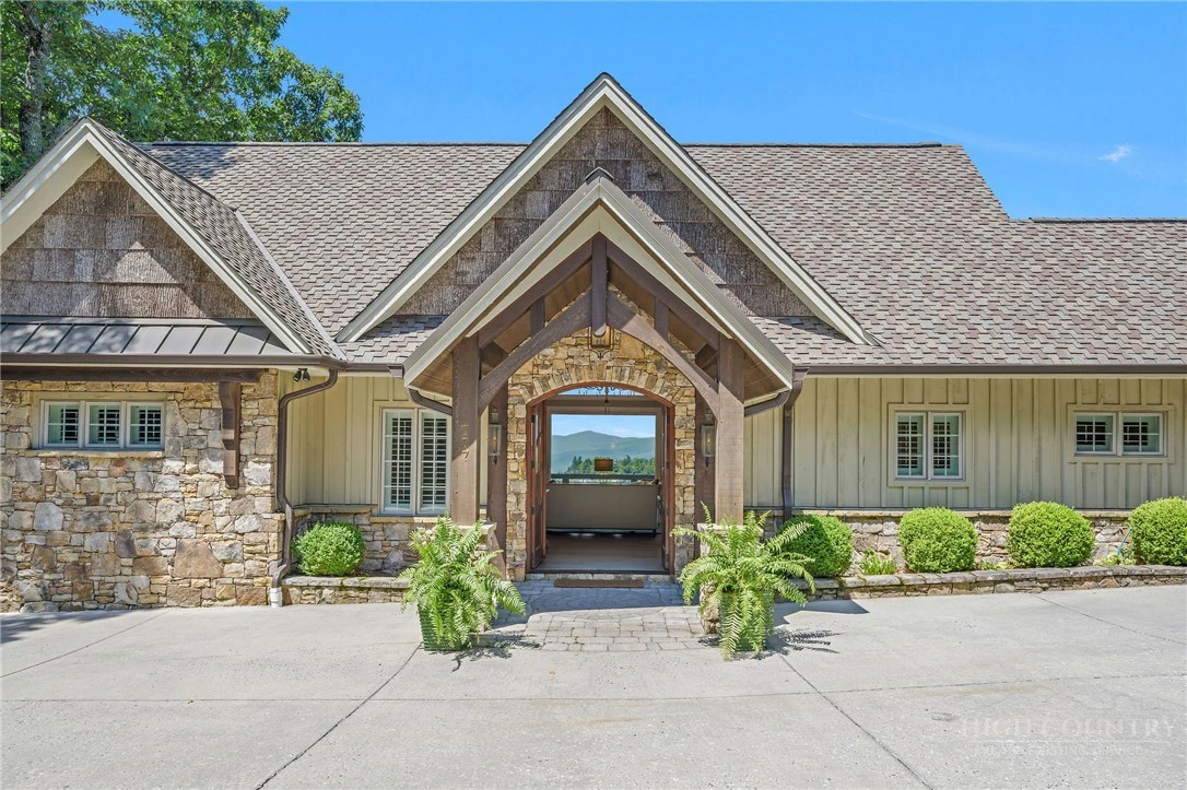Image number 9 for the current listing