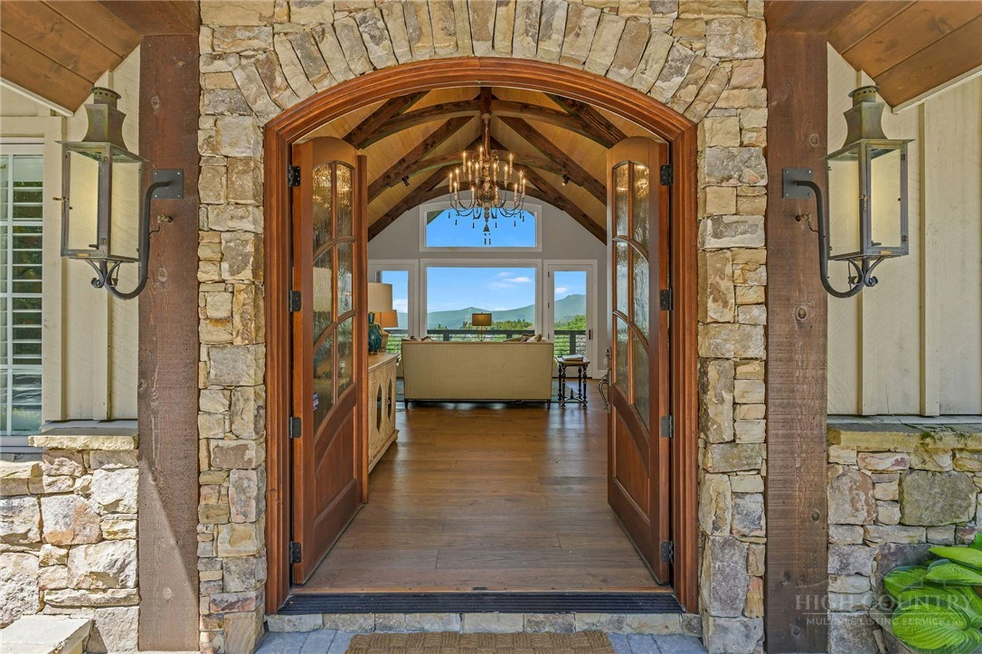 Image number 10 for the current listing