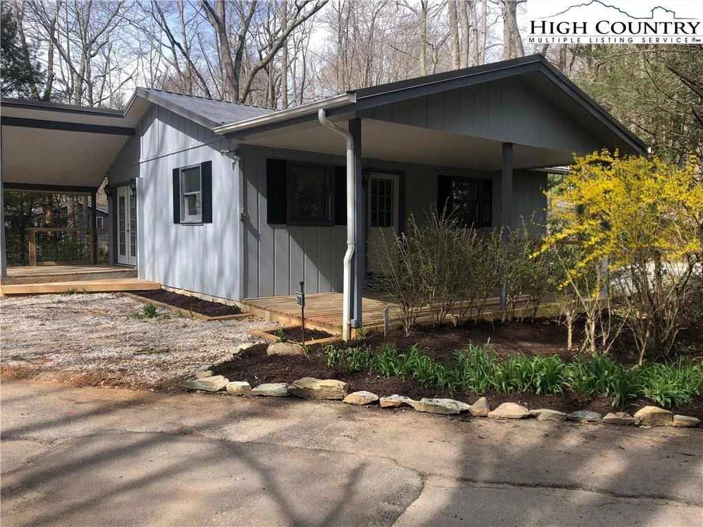 Image number 1 for the current listing