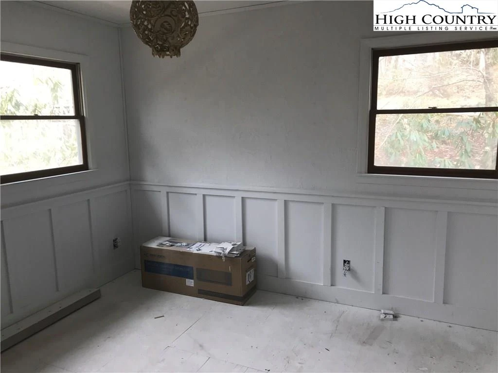 Image number 20 for the current listing
