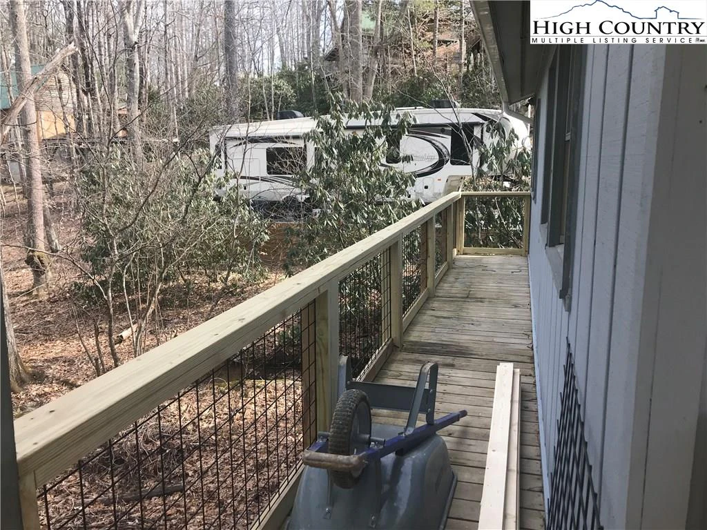 Image number 5 for the current listing