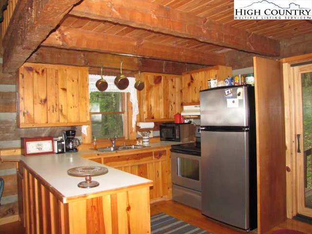 Image number 14 for the current listing