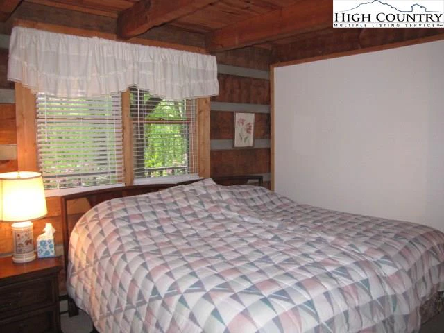 Image number 3 for the current listing