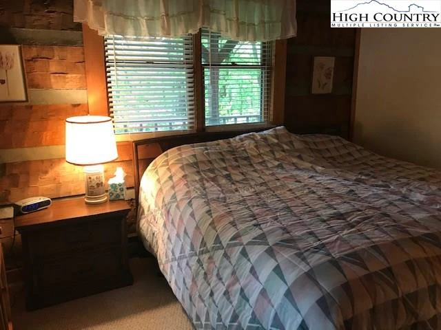 Image number 4 for the current listing