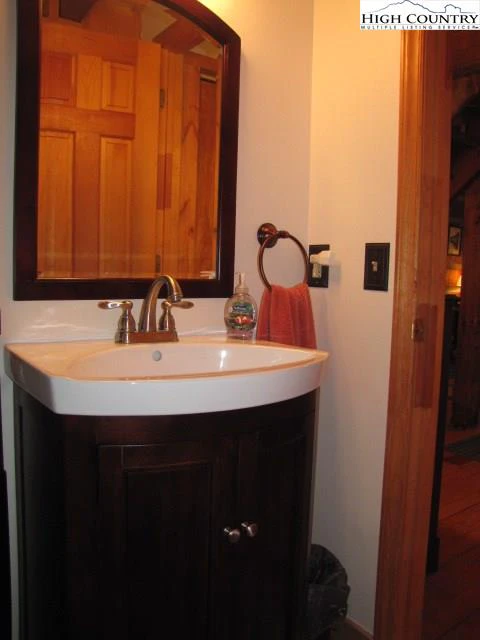 Image number 6 for the current listing