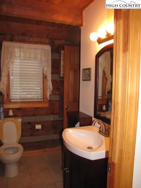 Image number 8 for the current listing