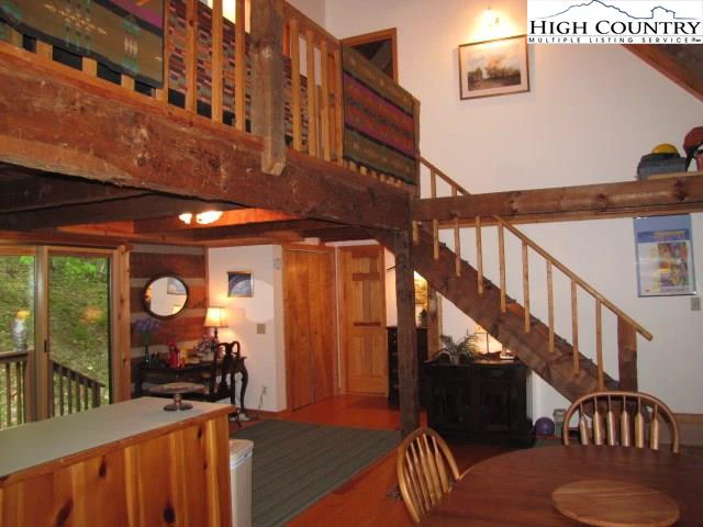 Image number 13 for the current listing