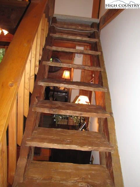 Image number 2 for the current listing