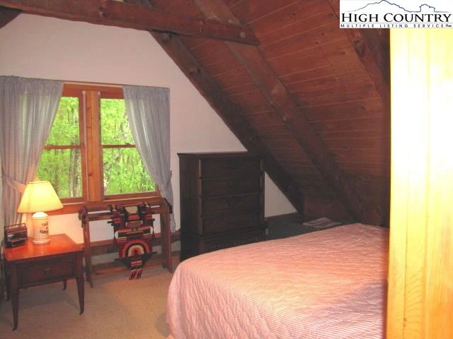 Image number 17 for the current listing