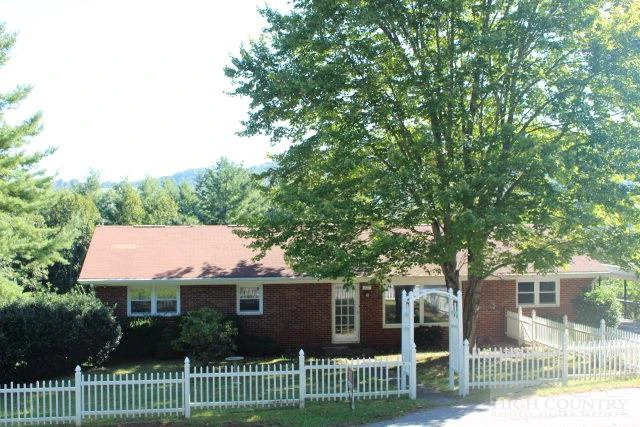 Image number 1 for the current listing