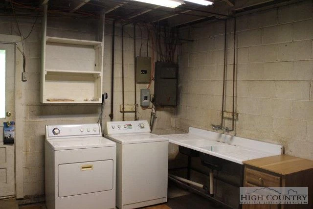 Image number 11 for the current listing