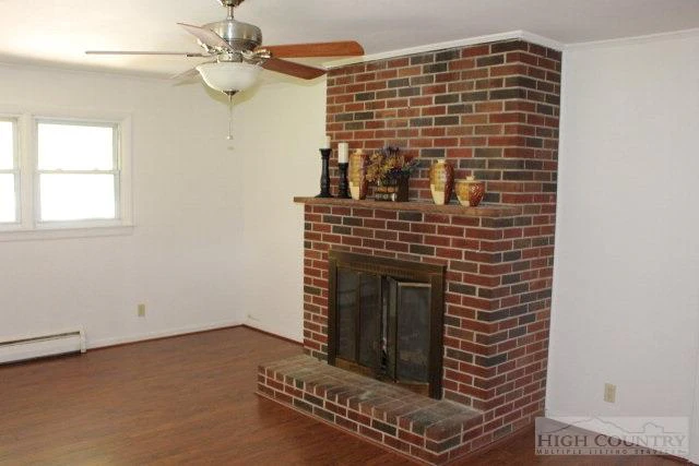 Image number 7 for the current listing
