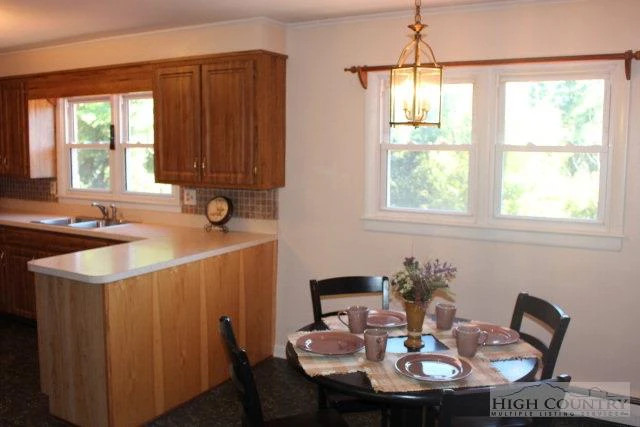Image number 8 for the current listing