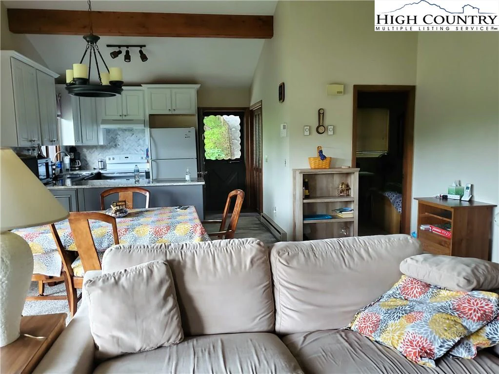 Image number 2 for the current listing