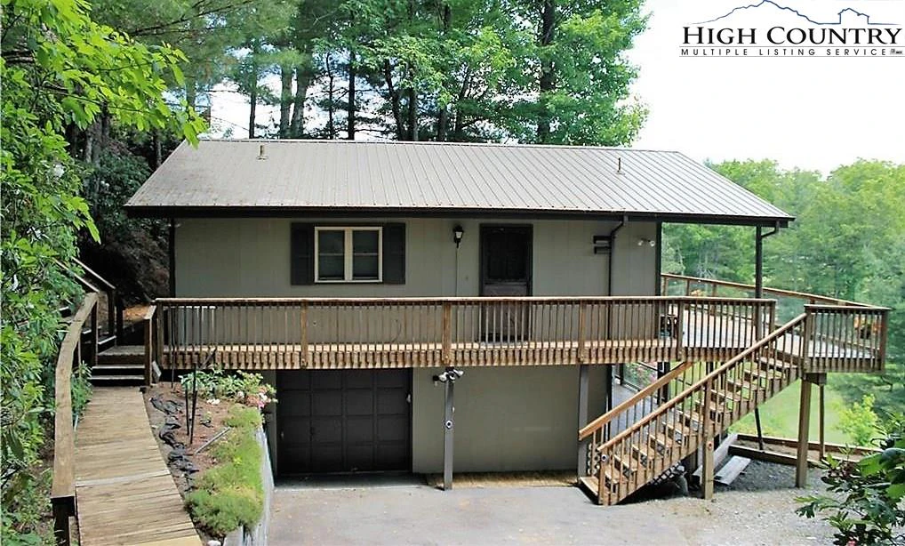 Image number 18 for the current listing
