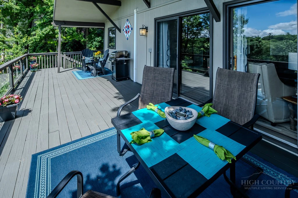 Image number 11 for the current listing