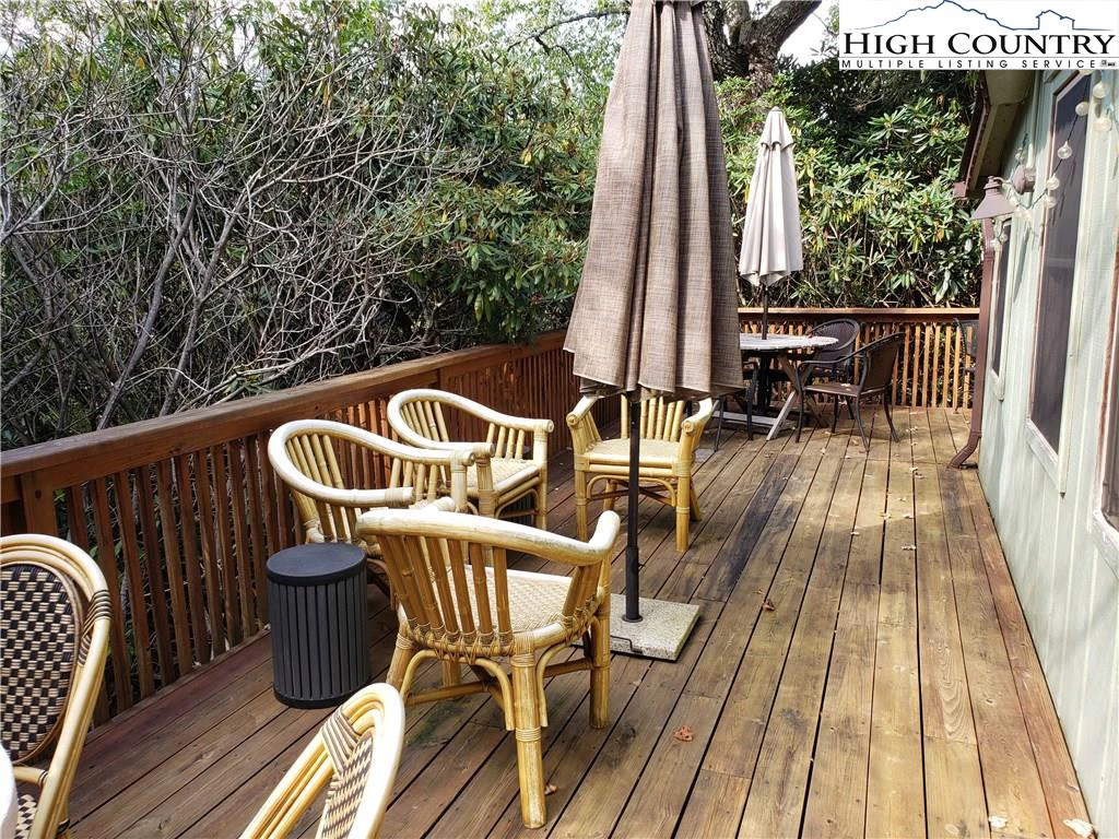 Image number 11 for the current listing