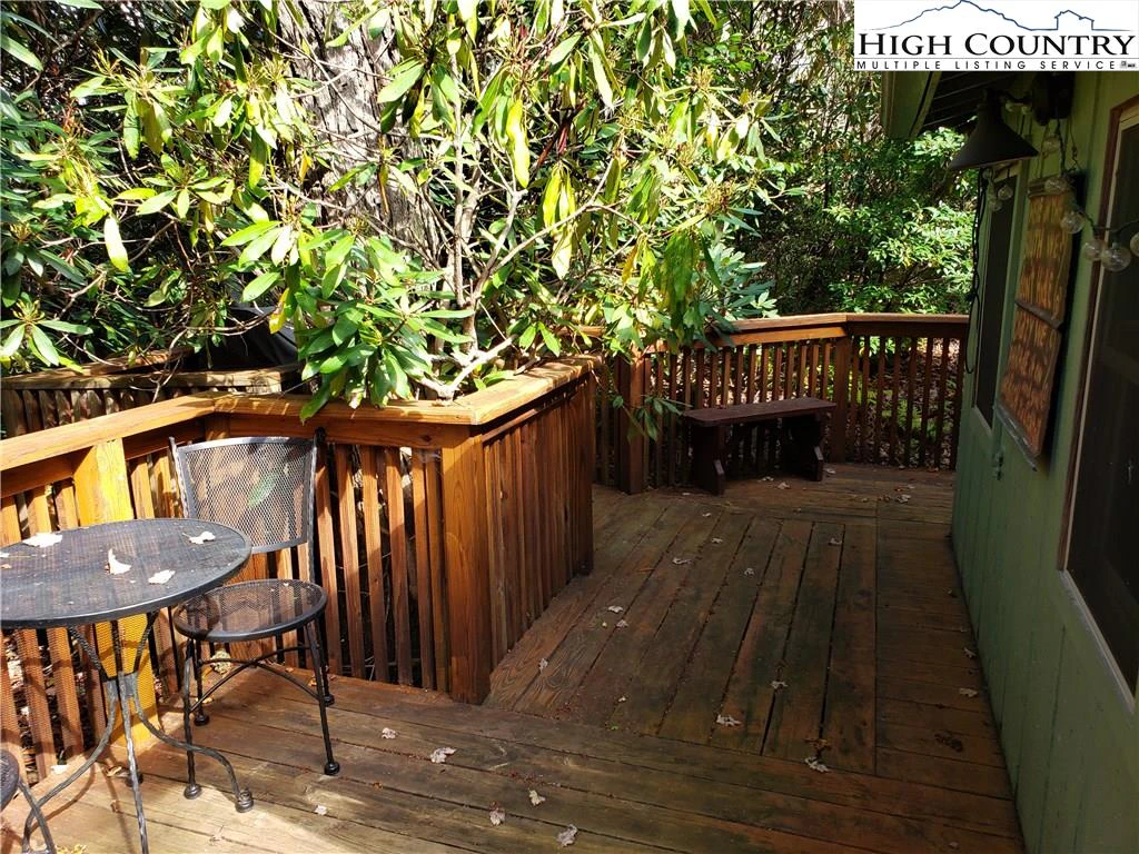 Image number 12 for the current listing