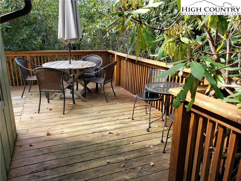 Image number 15 for the current listing