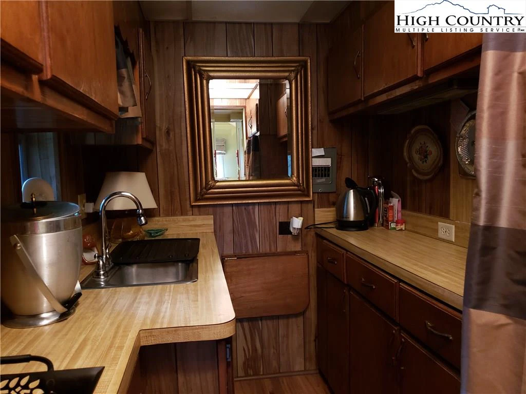 Image number 6 for the current listing