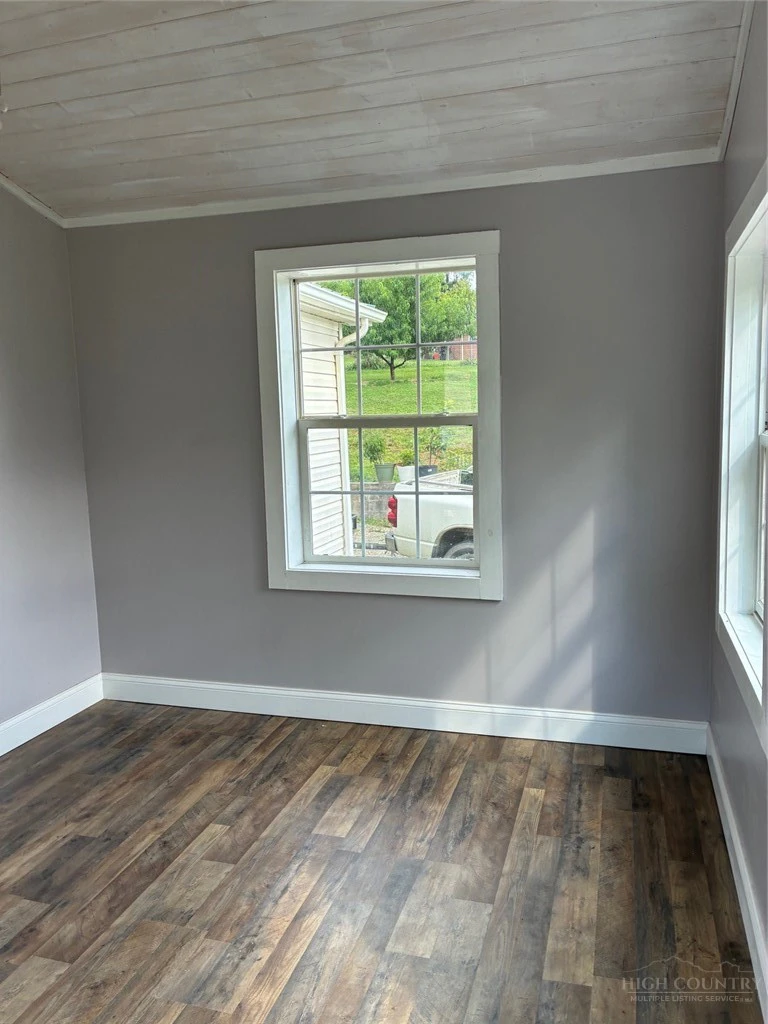 Image number 10 for the current listing