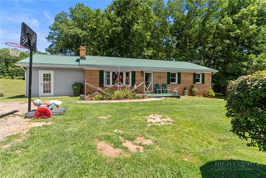 Image number 2 for the current listing