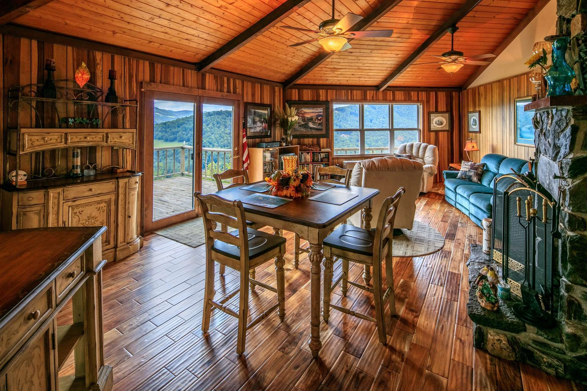 Image number 11 for the current listing