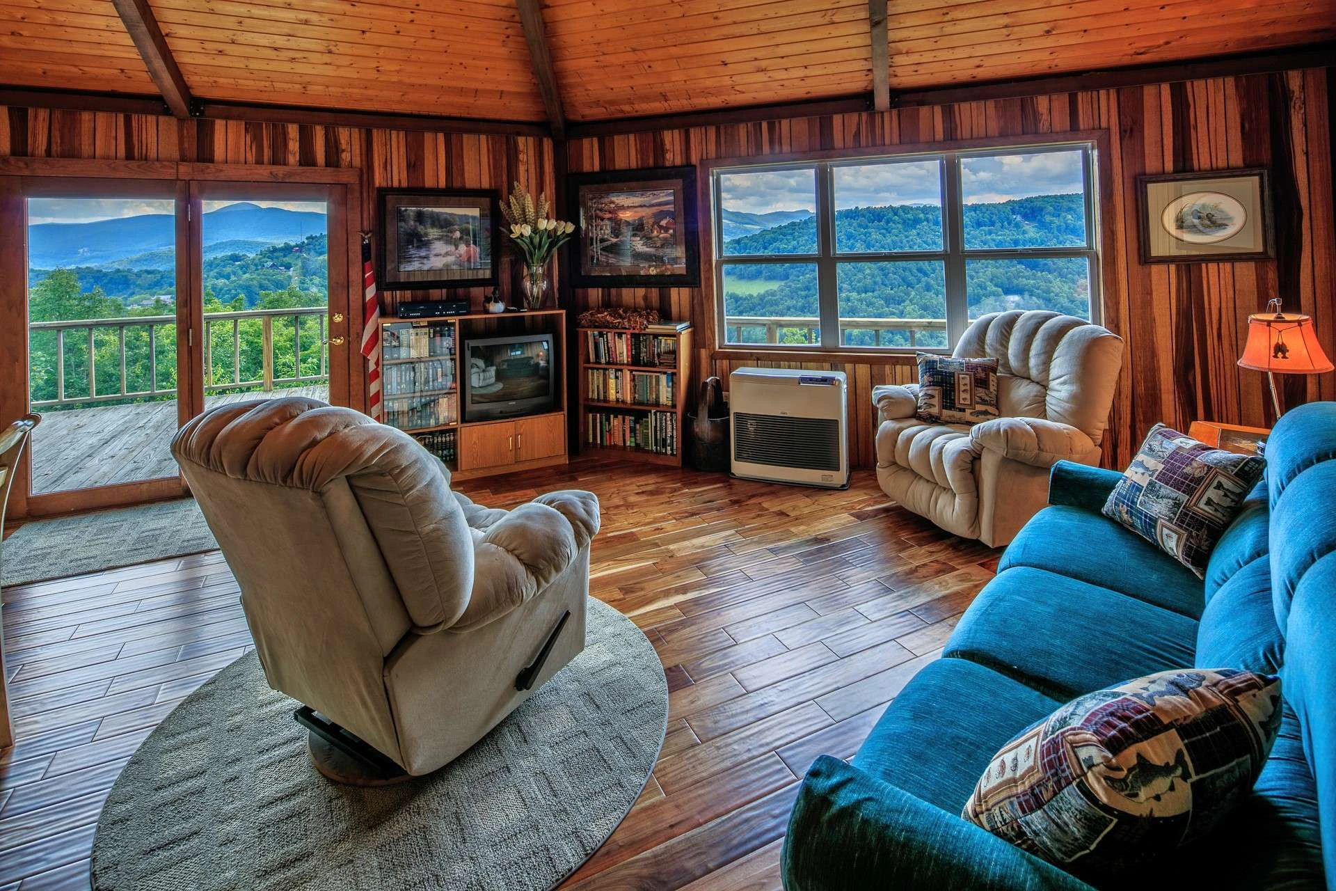 Image number 9 for the current listing