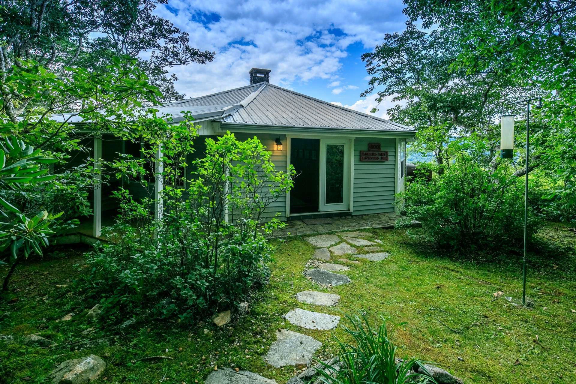 Image number 2 for the current listing