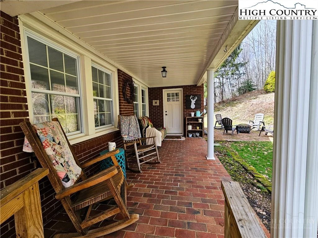Image number 2 for the current listing