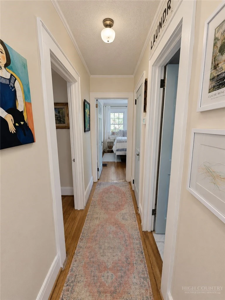 Image number 11 for the current listing