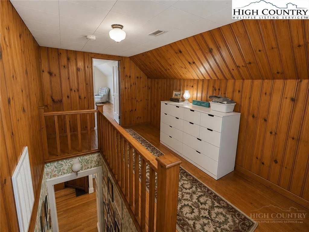 Image number 21 for the current listing