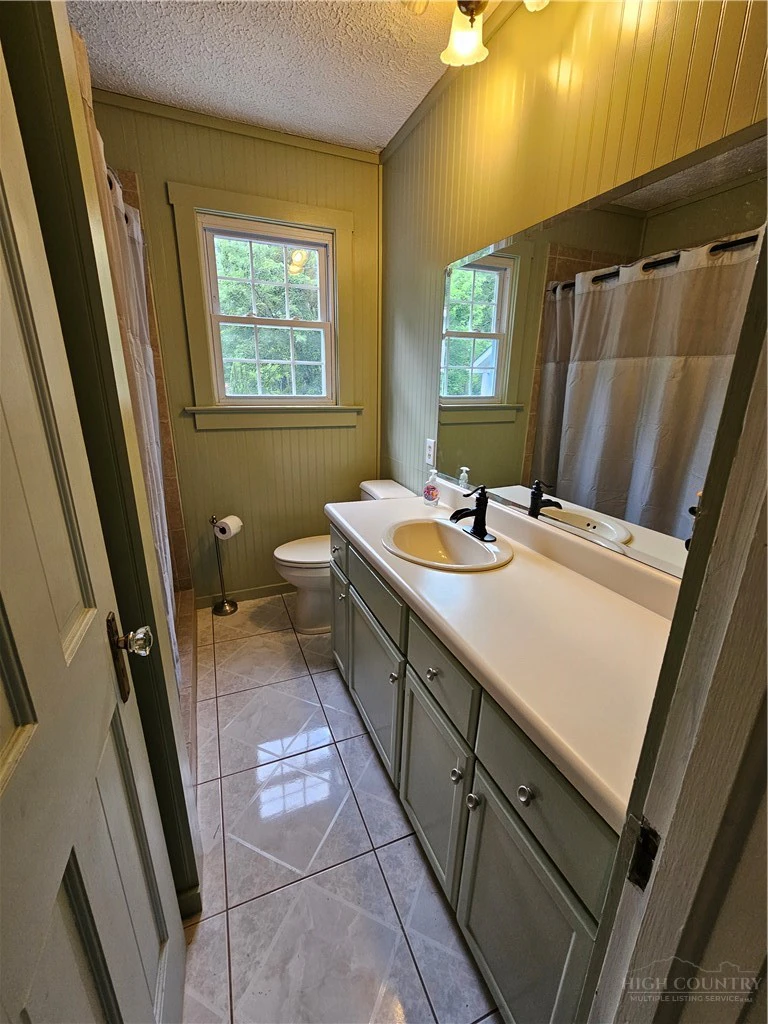 Image number 13 for the current listing