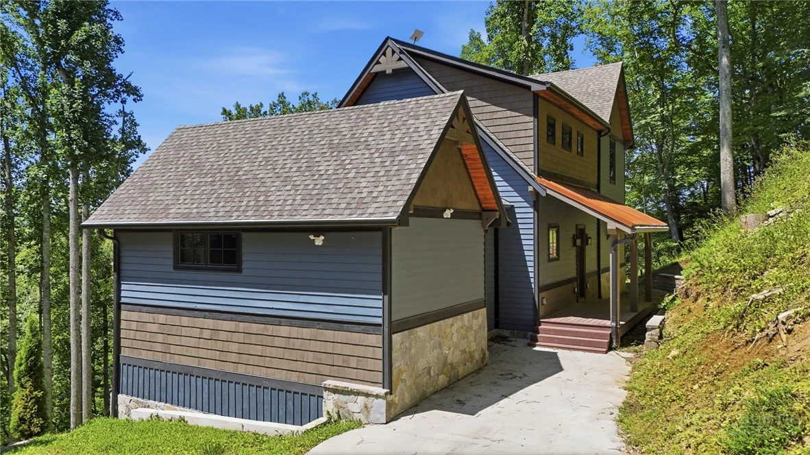 Image number 2 for the current listing